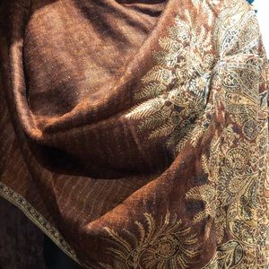 Vintage style paisley pashmina shawl